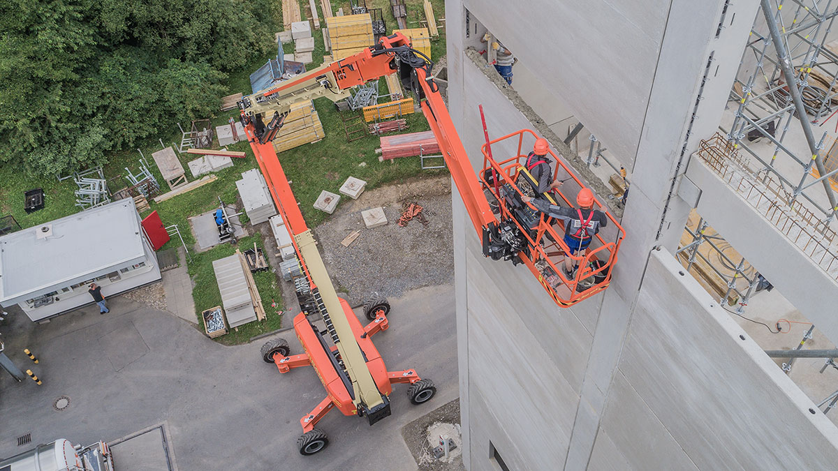 Gelenk-/Teleskopbühne 48m im Einsatz 