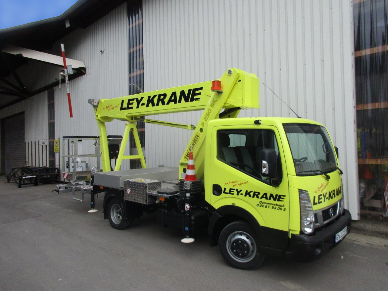 LKW Arbeitsbühne